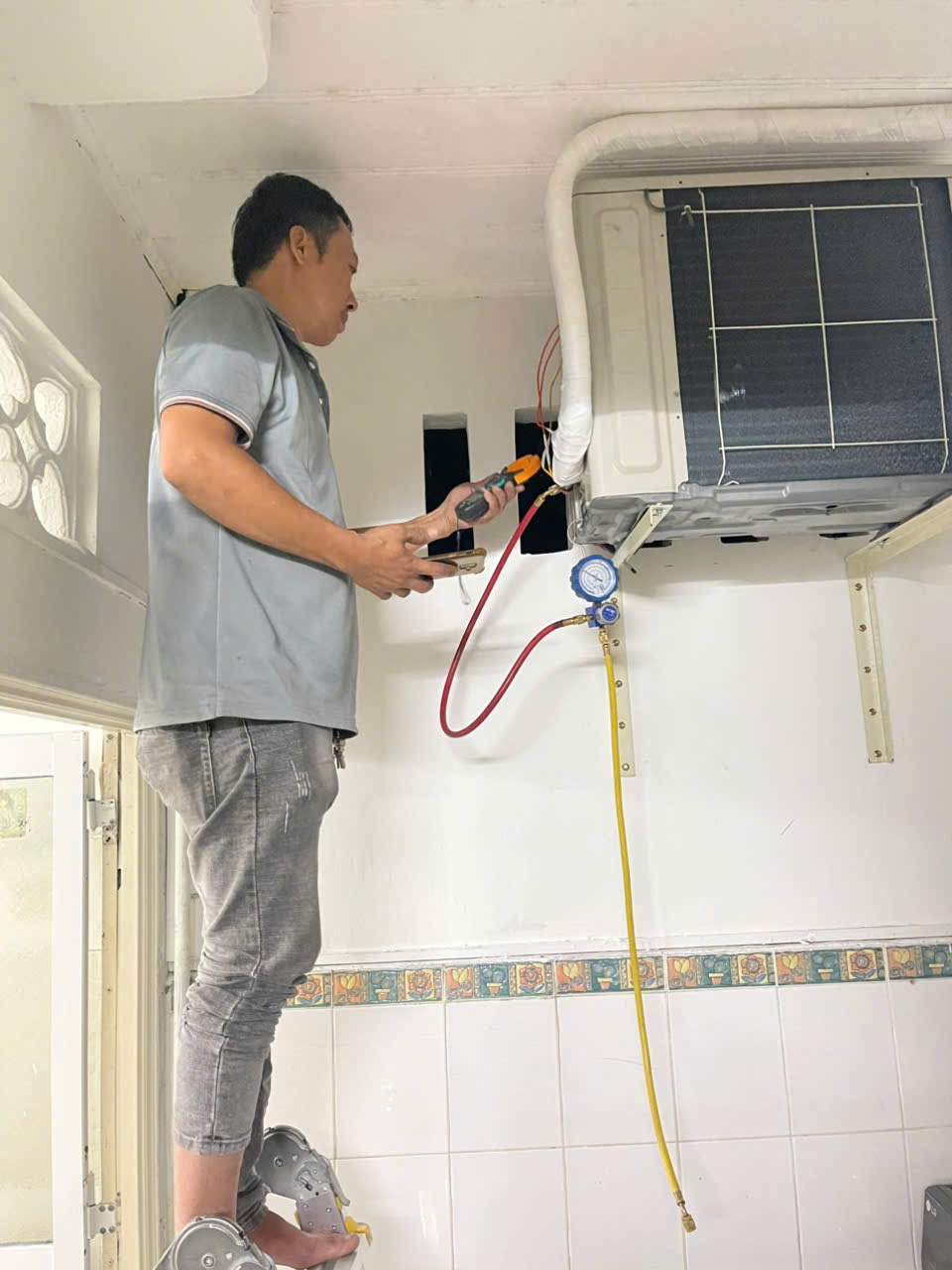 Máy Lạnh Kêu To